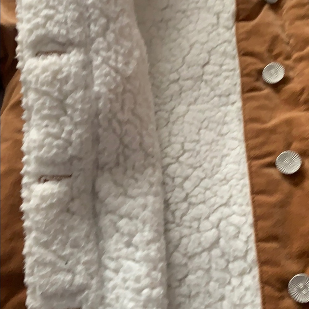 Tan colored brown jacket with fur inside - Picture 3 of 4
